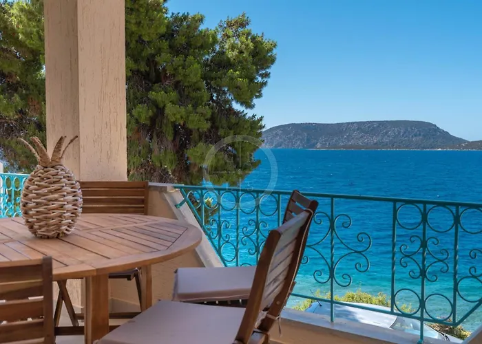 Ariadni Appartement *