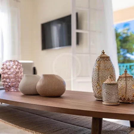 Ariadni Apartment *